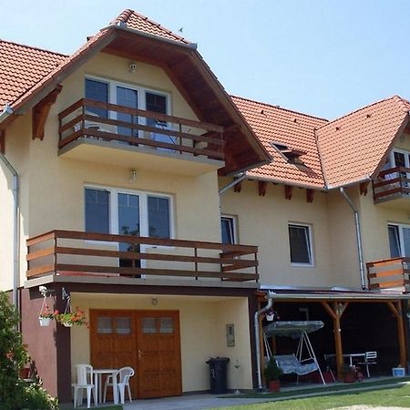 Lala Apartmanok Balatonboglar Luaran gambar