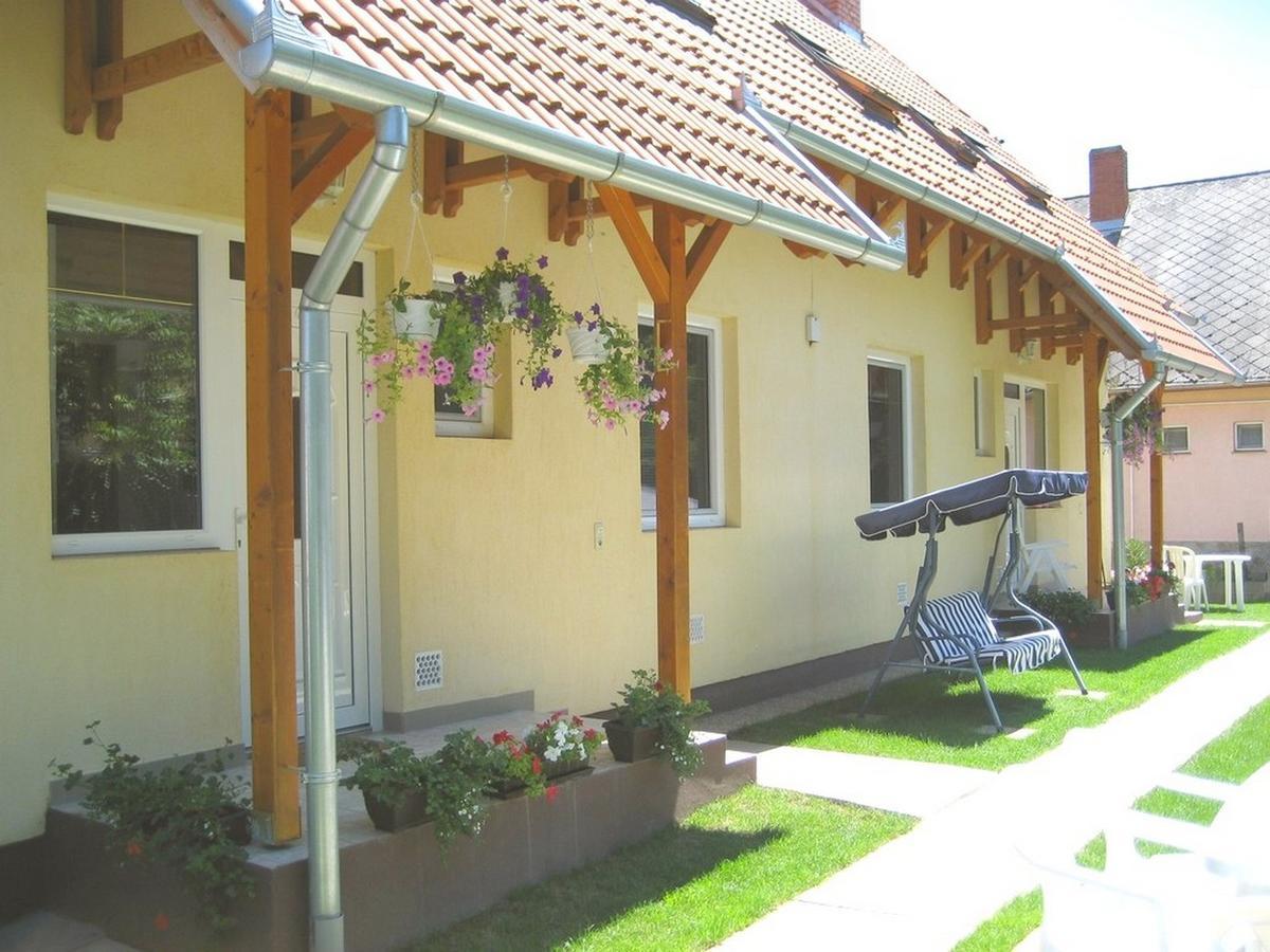 Lala Apartmanok Balatonboglar Luaran gambar